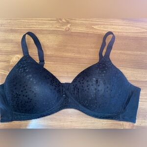 Women's Glamorize Style 3010 Black Wireless Padded Bra Size 48 A